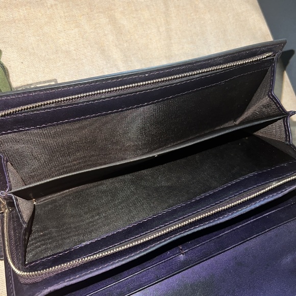 Authenticated Gucci Guccissima chained wallet - Picture 10 of 15